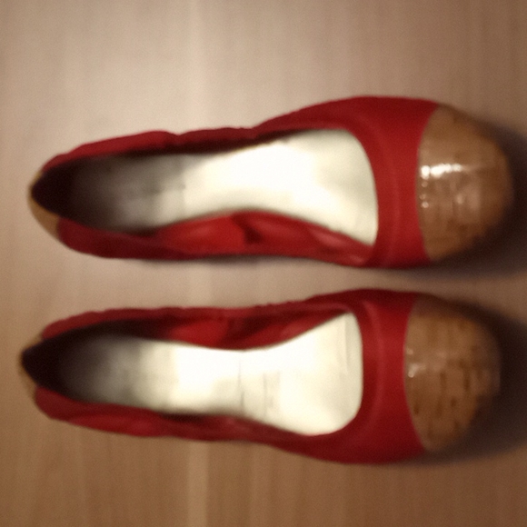 BCBGeneration "Elley" Ballet Flats Red with Cork Look Toe & Heel in Size 8.5B - Picture 2 of 11